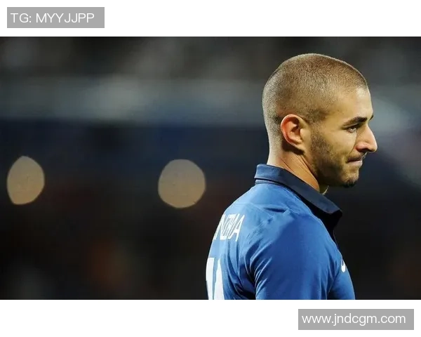 本泽马:从天赋少年到足球巨星的辉煌历程与传奇故事 本泽马:从天赋少年到足球巨星的辉煌历程与传奇故事