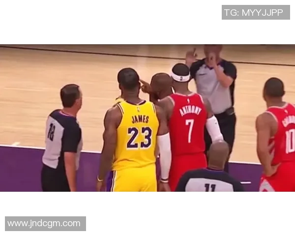 猛龙与灰熊激战正酣比分悬念迭起引发球迷热议